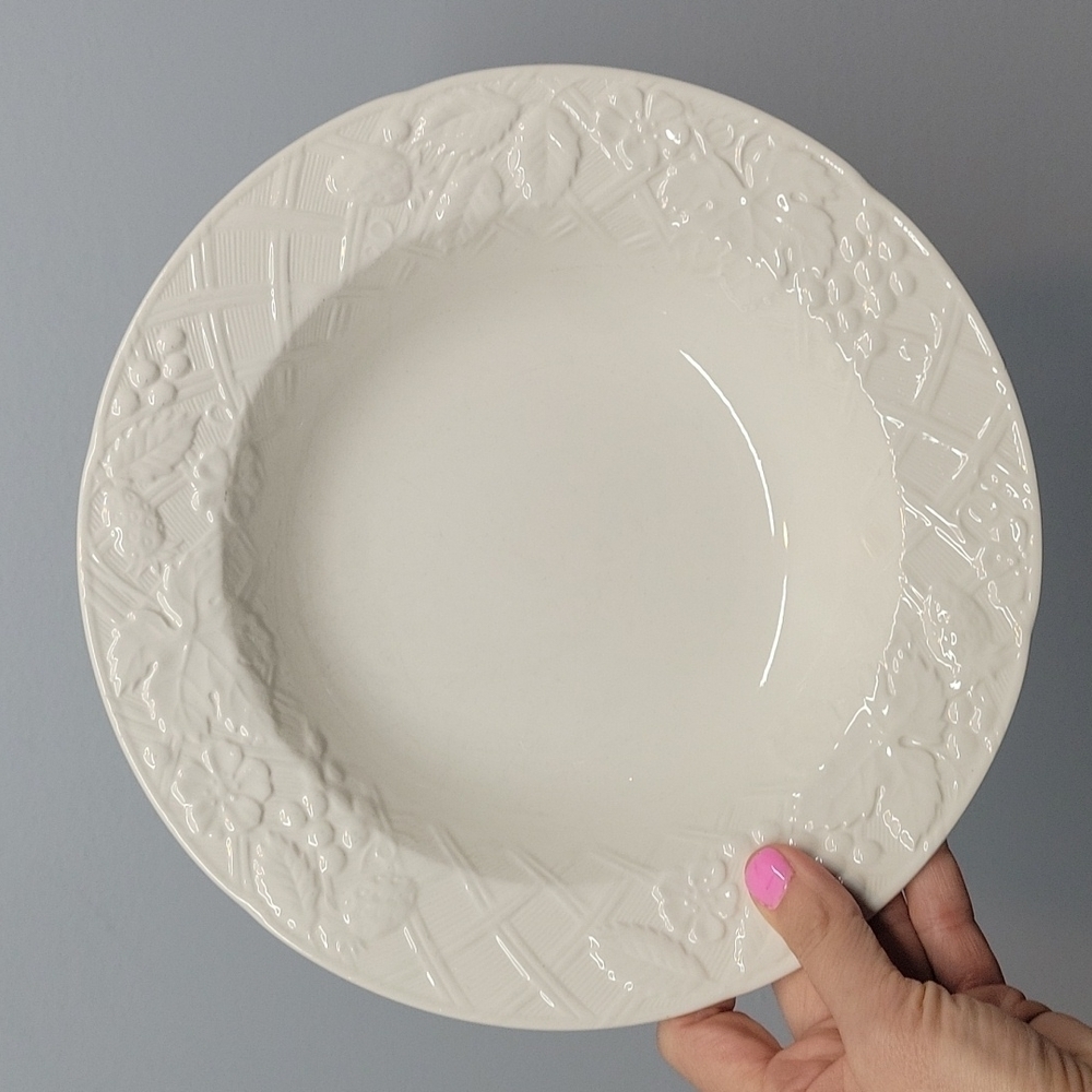 DP900 Mikasa English Countryside White Round Large Rim Soup Bowl Set of 2